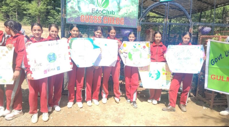 Prency got first place in essay writing, Pooja in speech and Vaishali in painting HIMACHAL HEADLINES