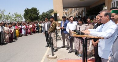 Two minutes silence observed in memory of victims of Pahalgam terror attack Two minutes silence observed in memory of victims of Pahalgam terror attack HIMACHAL HEADLINES