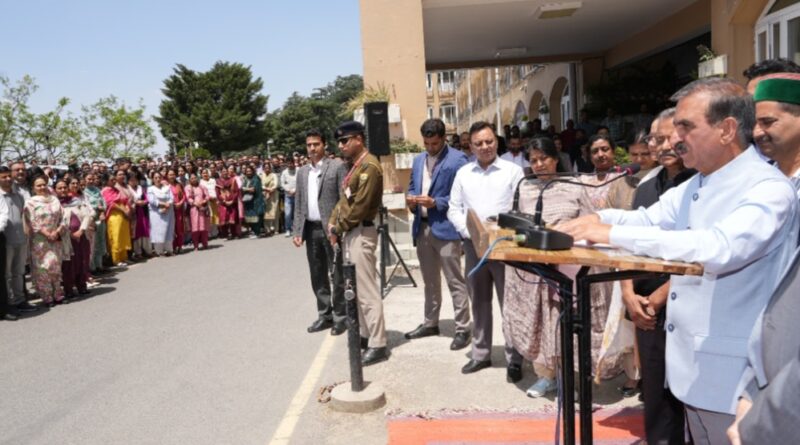 Two minutes silence observed in memory of victims of Pahalgam terror attack Two minutes silence observed in memory of victims of Pahalgam terror attack HIMACHAL HEADLINES