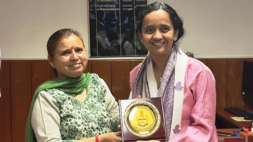Director FS Dr. Meenakshi honored Aayushi Director FS Dr. Meenakshi honored Aayushi HIMACHAL HEADLINES