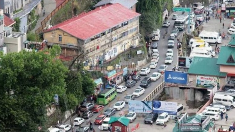 Shimla's New Traffic Plan Aims to Ease Congestion and Improve Daily Commutes HIMACHAL HEADLINES