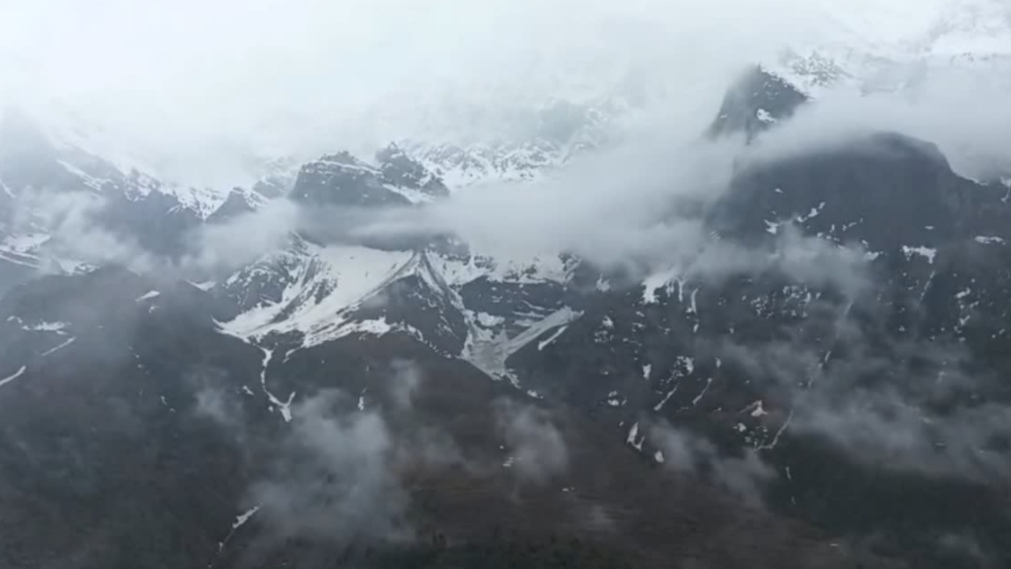 Tourists Flock to Lahaul-Spiti in Himachal for a Winter Wonderland in May HIMACHAL HEADLINES