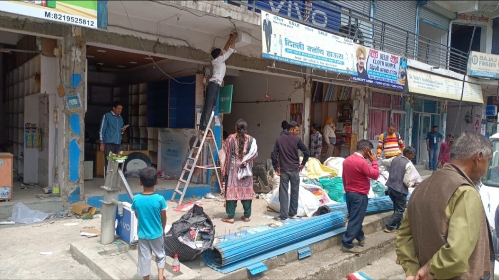 Illegal construction removed in Rajgarh on the orders of High Court HIMACHAL HEADLINES