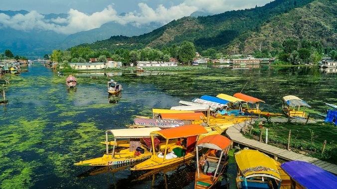 39 students depart from Srinagar to Himachal 39 students depart from Srinagar to Himachal HIMACHAL HEADLINES