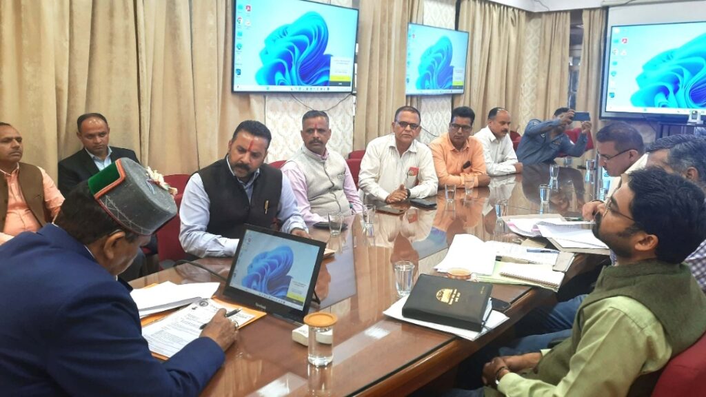 Health Minister presides over meeting with representatives of Devbhoomi Kshatriya Organization HIMACHAL HEADLINES