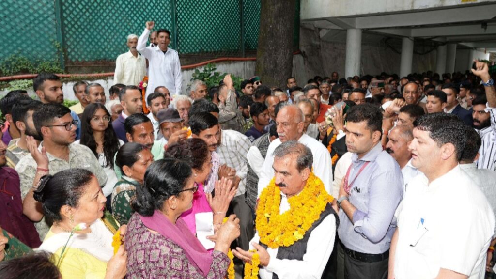 Delegation from Kandaghat area calls on CM Sukhu Delegation from Kandaghat area calls on CM Sukhu HIMACHAL HEADLINES