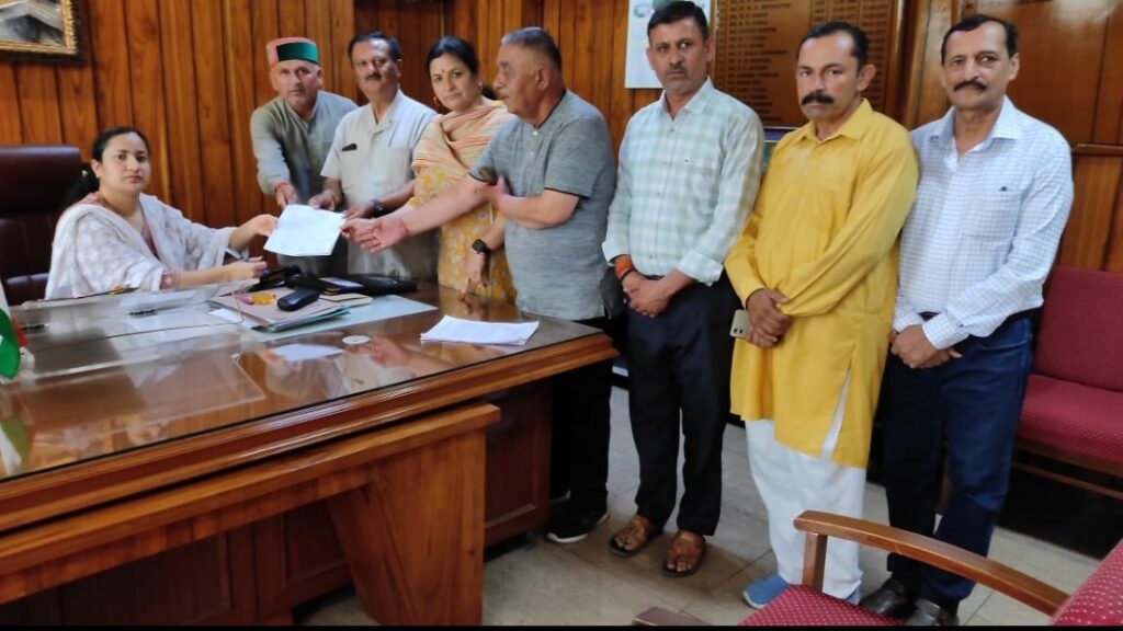 All three wards of the Zila Parishad should be kept as they are in Sangrah development block : Narayan Singh HIMACHAL HEADLINES