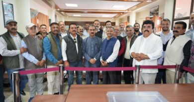 Kotkhai delegation demands complete ban on Turkish apple HIMACHAL HEADLINES