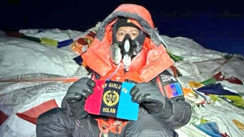 CM Sukhu & Deputy CM extends salutations to young Everester, Kritika HIMACHAL HEADLINES
