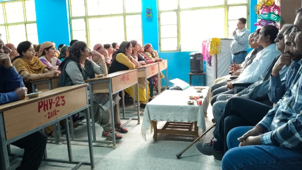 The first general meeting of the academic session was organized at Chiyog Vidyalaya The first general meeting of the academic session was organized at Chiyog Vidyalaya HIMACHAL HEADLINES