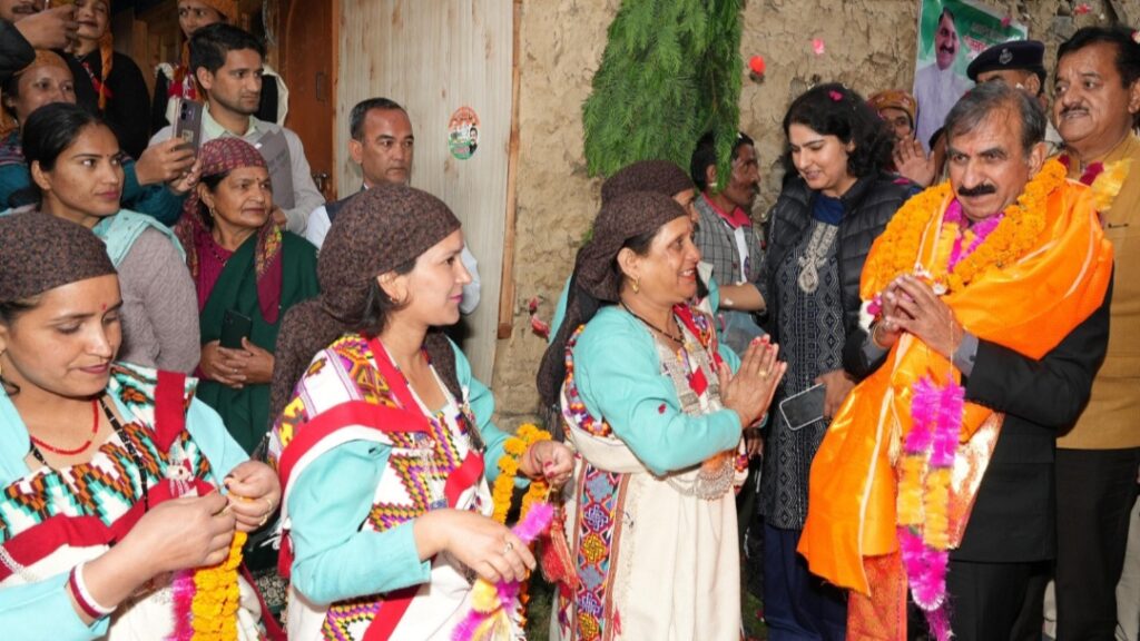 Sarkar Gaon Ke Dwar initiative CM Sukhu visits Sharchi in Banjar area Sarkar Gaon Ke Dwar initiative CM Sukhu visits Sharchi in Banjar area HIMACHAL HEADLINES