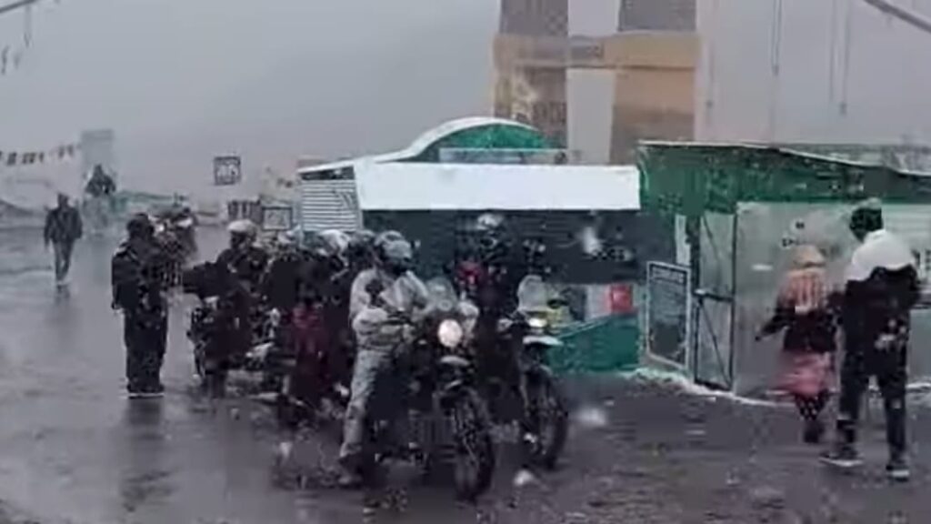 June Turns to January: Himachal Shivers Under Unseasonal Snow and Rain June Turns to January: Himachal Shivers Under Unseasonal Snow and Rain HIMACHAL HEADLINES