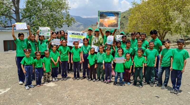 School children took out an environmental rally in Dhali Bagda School children took out an environmental rally in Dhali Bagda HIMACHAL HEADLINES