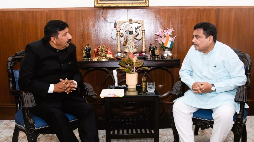Mukesh Agnihotri urges Nitin Gadkari to grant All India taxi permit for 15 years Mukesh Agnihotri urges Nitin Gadkari to grant All India taxi permit for 15 years HIMACHAL HEADLINES