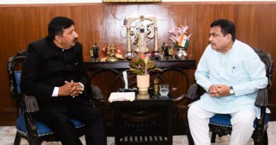 Mukesh Agnihotri urges Nitin Gadkari to grant All India taxi permit for 15 years HIMACHAL HEADLINES