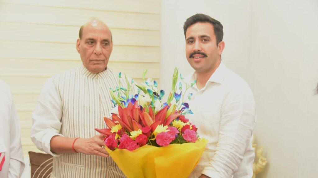 Vikramaditya Singh calls on Union Defence Minister Rajnath Singh HIMACHAL HEADLINES