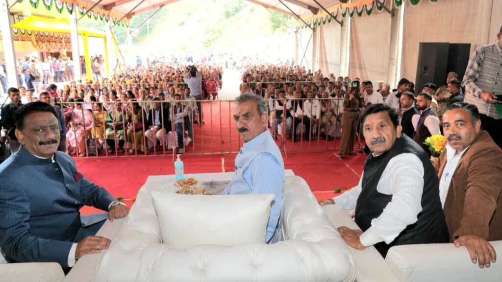 Sukhu inaugurates Bus Stand in Theog and Fruit & Vegetable market at Shilaru Sukhu inaugurates Bus Stand in Theog and Fruit & Vegetable market at Shilaru HIMACHAL HEADLINES