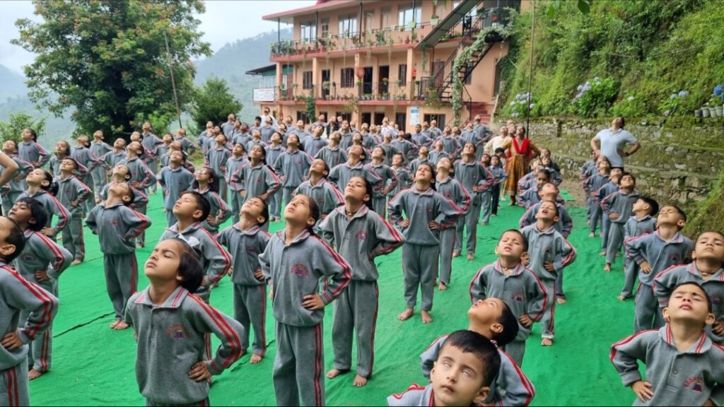 Children practiced yoga in Keonthal Convent Public School Junga Children practiced yoga in Keonthal Convent Public School Junga HIMACHAL HEADLINES