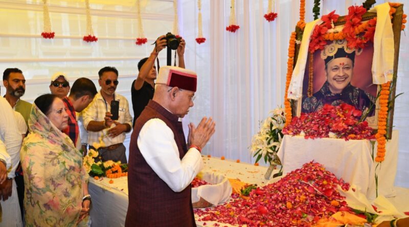 Governor Shukla pays tribute to former CM Virbhadra Singh Governor Shukla pays tribute to former CM Virbhadra Singh HIMACHAL HEADLINES