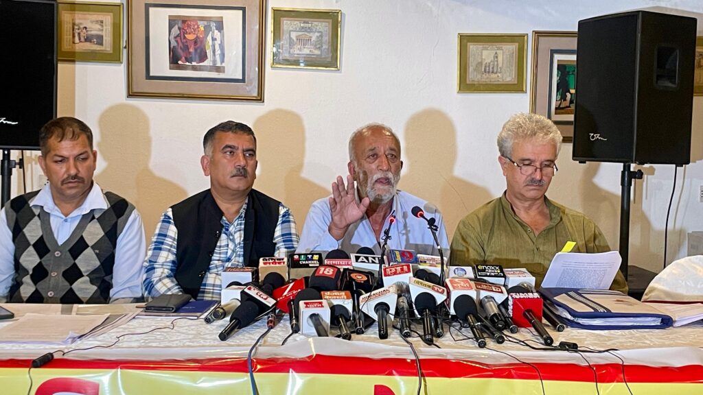 Don’t Cut Our Roots: Farmers and Activists Unite Against Apple Orchard Evictions in Himachal Don’t Cut Our Roots: Farmers and Activists Unite Against Apple Orchard Evictions in Himachal HIMACHAL HEADLINES