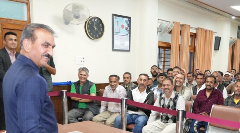 Himachal Government to take up concerns of 'Seb Utpadak Sangh' with the Centre HIMACHAL HEADLINES