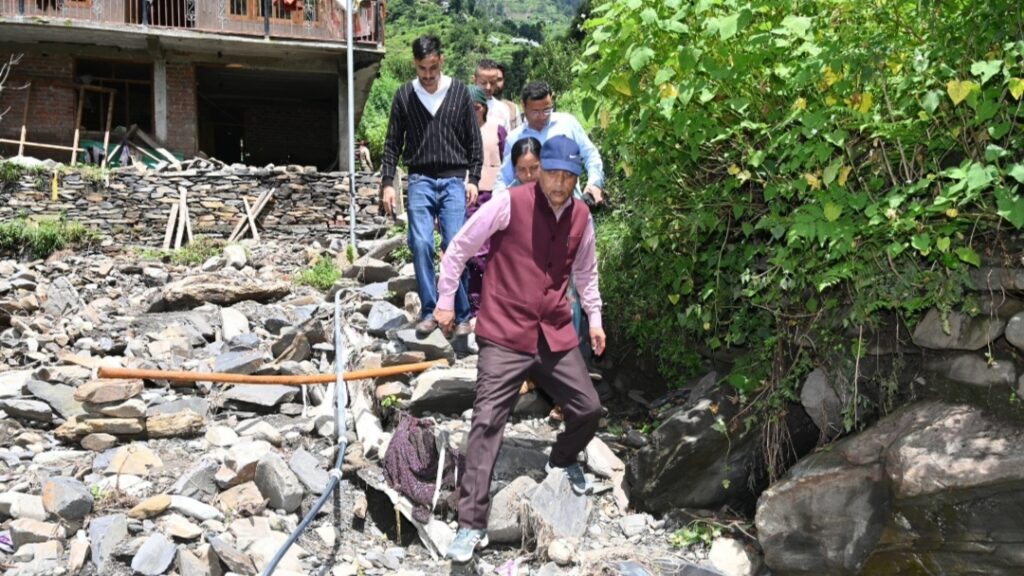 We Will Rebuild: Jayaram’s Emotional Visit to Disaster-Hit Seraj HIMACHAL HEADLINES