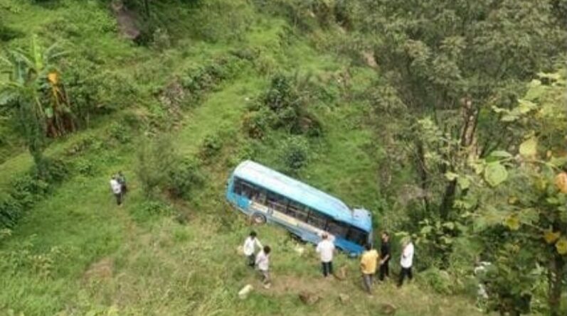 5 lives lost and more that 25 injured in Mandi bus tragedy 5 lives lost and more that 25 injured in Mandi bus tragedy HIMACHAL HEADLINES