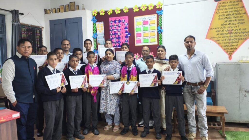 Players of Beulia School won two bronze medals in boxing Players of Beulia School won two bronze medals in boxing HIMACHAL HEADLINES