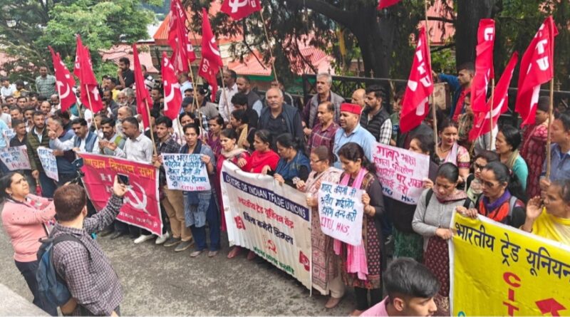 CITU and Kisan Sabha Protest Against Damage Caused by Gawar, Bharat, and Singla Companies in Himachal HIMACHAL HEADLINES