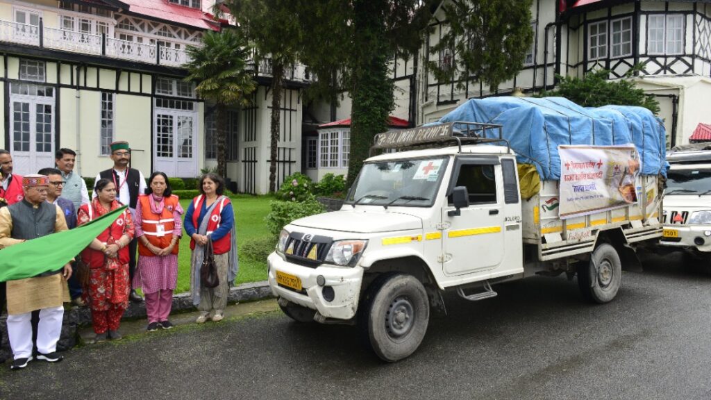 Governor Shukla flags off vehicles with relief material Governor Shukla flags off vehicles with relief material HIMACHAL HEADLINES