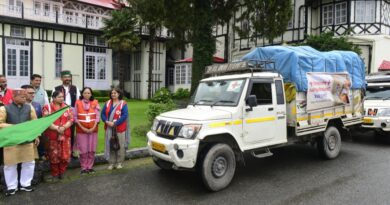 Governor Shukla flags off vehicles with relief material Governor Shukla flags off vehicles with relief material HIMACHAL HEADLINES