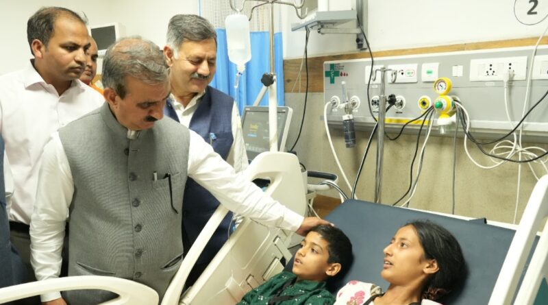 Sukhu enquires wellbeing of injured of bus accident Sukhu enquires wellbeing of injured of bus accident HIMACHAL HEADLINES