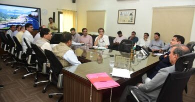 Sukhu calls on Union Minister Nitin Gadkari HIMACHAL HEADLINES