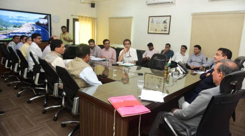 Sukhu calls on Union Minister Nitin Gadkari HIMACHAL HEADLINES