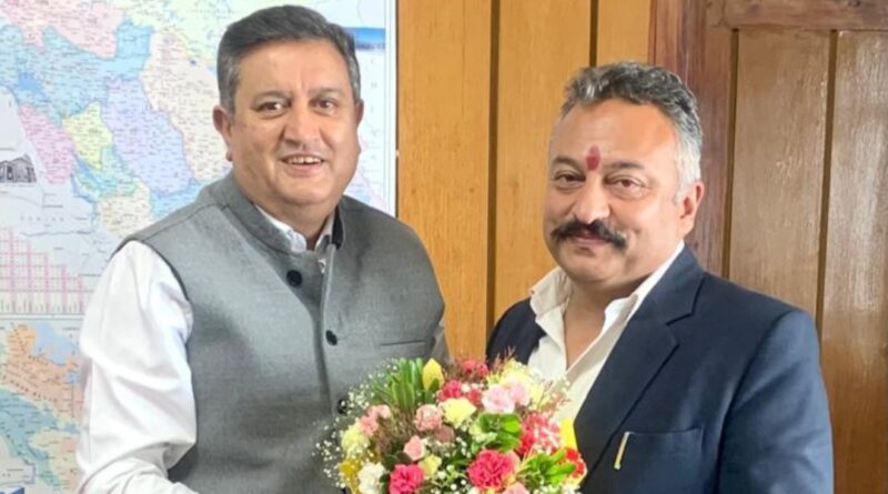 Justice Tarlok Singh Chauhan calls on Education Minister HIMACHAL HEADLINES