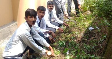 Volunteers of Dadgi School gave the message of cleanliness by cleaning the roads HIMACHAL HEADLINES