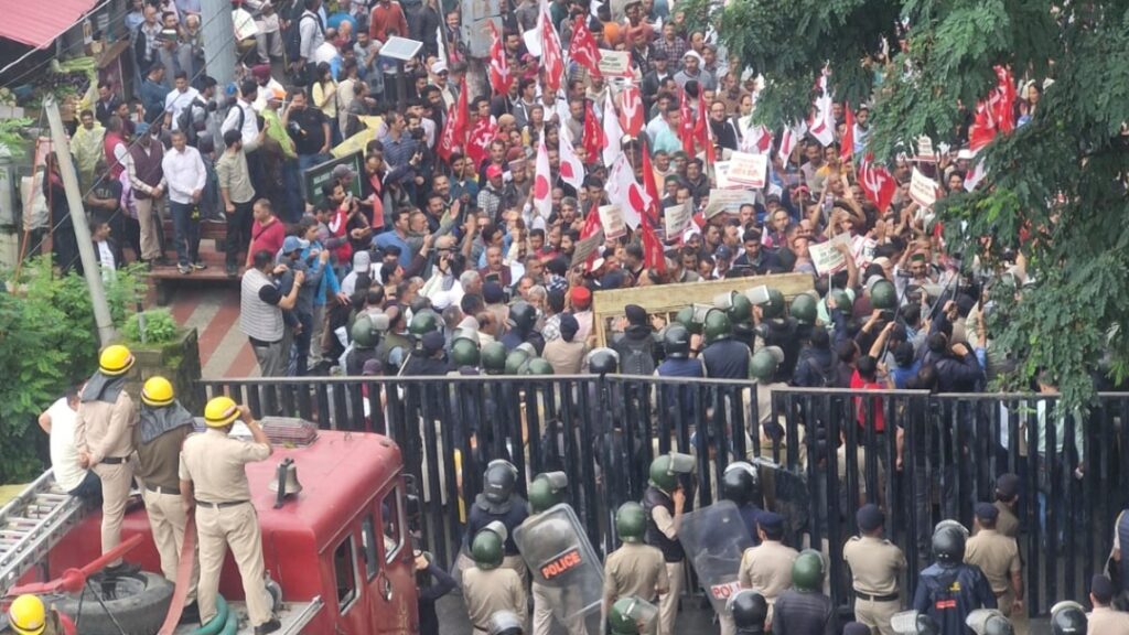 Thousands Gather at Secretariat, Demand Justice and Policy Reforms Thousands Gather at Secretariat, Demand Justice and Policy Reforms HIMACHAL HEADLINES