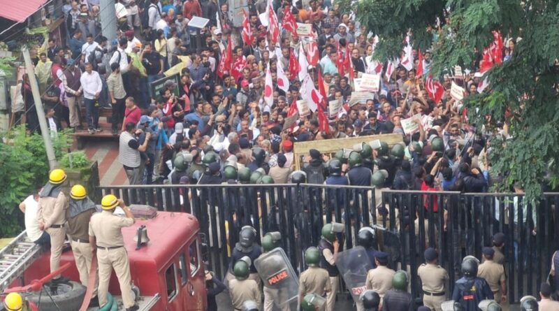 Thousands Gather at Secretariat, Demand Justice and Policy Reforms Thousands Gather at Secretariat, Demand Justice and Policy Reforms HIMACHAL HEADLINES