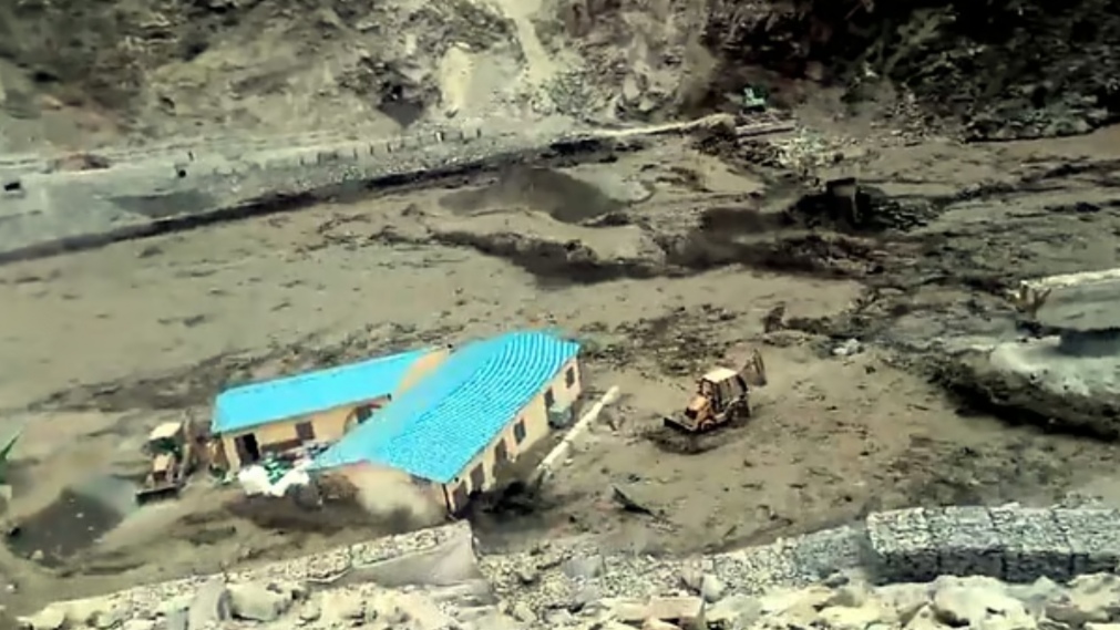 Torrential Rains in Himachal Isolate Towns and Displace Hundreds HIMACHAL HEADLINES