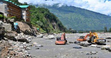 Mountains Are Speaking: Manali Highway Collapse Sparks Outcry Over Negligent Planning, Gadkari Blames Faulty DPRs Mountains Are Speaking: Manali Highway Collapse Sparks Outcry Over Negligent Planning, Gadkari Blames Faulty DPRs HIMACHAL HEADLINES