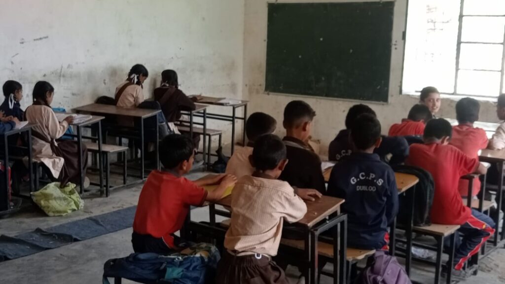 Children forced to sit in the library due to leaking roof in school building Children forced to sit in the library due to leaking roof in school building HIMACHAL HEADLINES