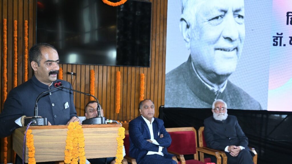 Floral tributes offered to Dr. Y.S. Parmar Floral tributes offered to Dr. Y.S. Parmar HIMACHAL HEADLINES