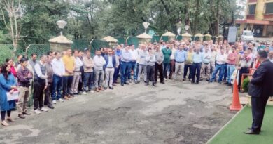 Himachal Pradesh University Teachers and Staff Protest Over Unpaid Salaries Himachal Pradesh University Teachers and Staff Protest Over Unpaid Salaries HIMACHAL HEADLINES