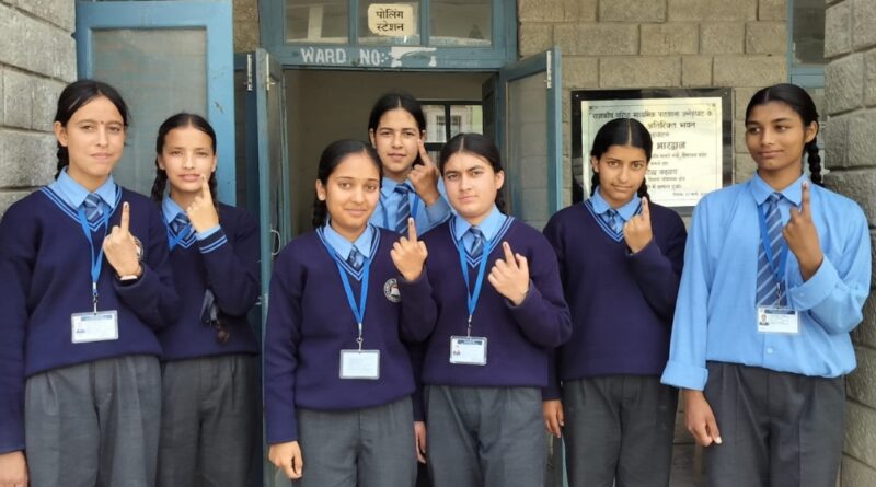 Nikhil of Janedghat School became head boy and Savita Mahima became head girl Nikhil of Janedghat School became head boy and Savita Mahima became head girl HIMACHAL HEADLINES
