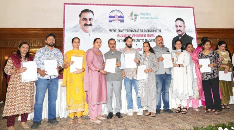 Sukhu hands over appointment letters to 312 drawing teachers Sukhu hands over appointment letters to 312 drawing teachers HIMACHAL HEADLINES