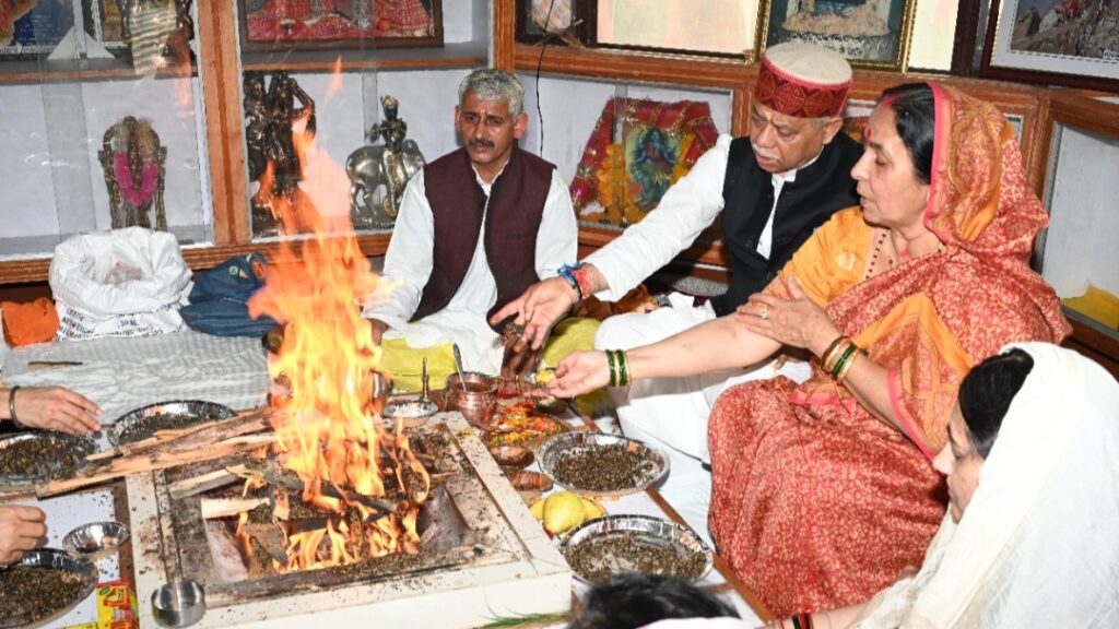 Governor performs ‘Havan Yagya’ for disaster-free Himachal HIMACHAL HEADLINES