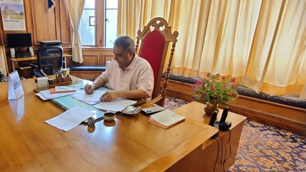 Prof Himanshu Chaturvedi Assumes Charge as Director of Indian Institute of Advanced Study Shimla HIMACHAL HEADLINES