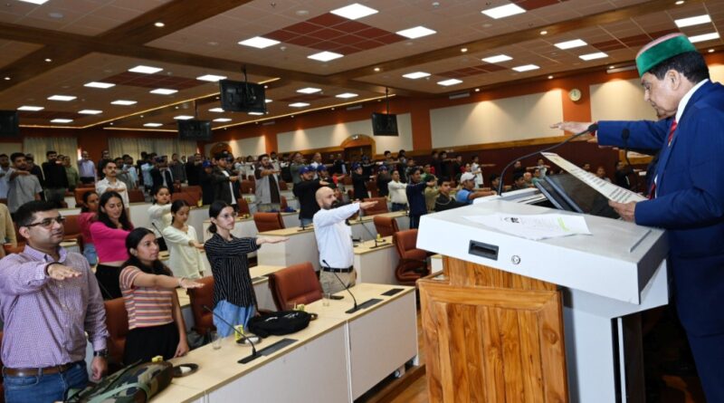 Dr Shandil administers oath against against drug abuse and illegal trafficking Dr Shandil administers oath against against drug abuse and illegal trafficking HIMACHAL HEADLINES