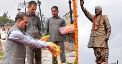 CM Shukla pays tributes to Atal Bihari Vajpayee on his death anniversary CM Shukla pays tributes to Atal Bihari Vajpayee on his death anniversary HIMACHAL HEADLINES