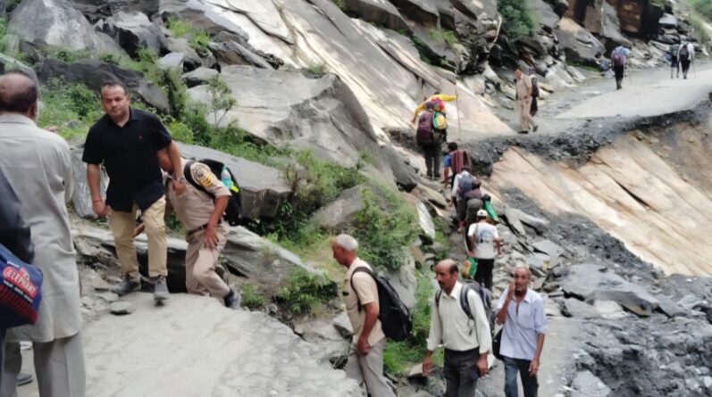 15000 Manimahesh pilgrims left for home from Bharmour: Dr. Janak Raj 15000 Manimahesh pilgrims left for home from Bharmour: Dr. Janak Raj HIMACHAL HEADLINES